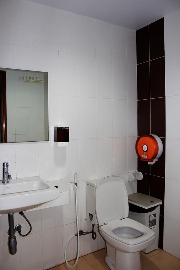 Home Base Hostel (Adults Only) Бангкок Екстер'єр фото