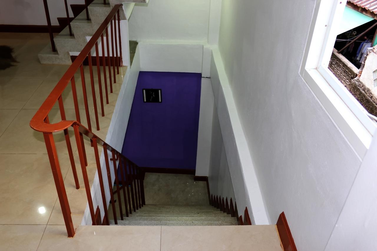 Home Base Hostel (Adults Only) Бангкок Екстер'єр фото