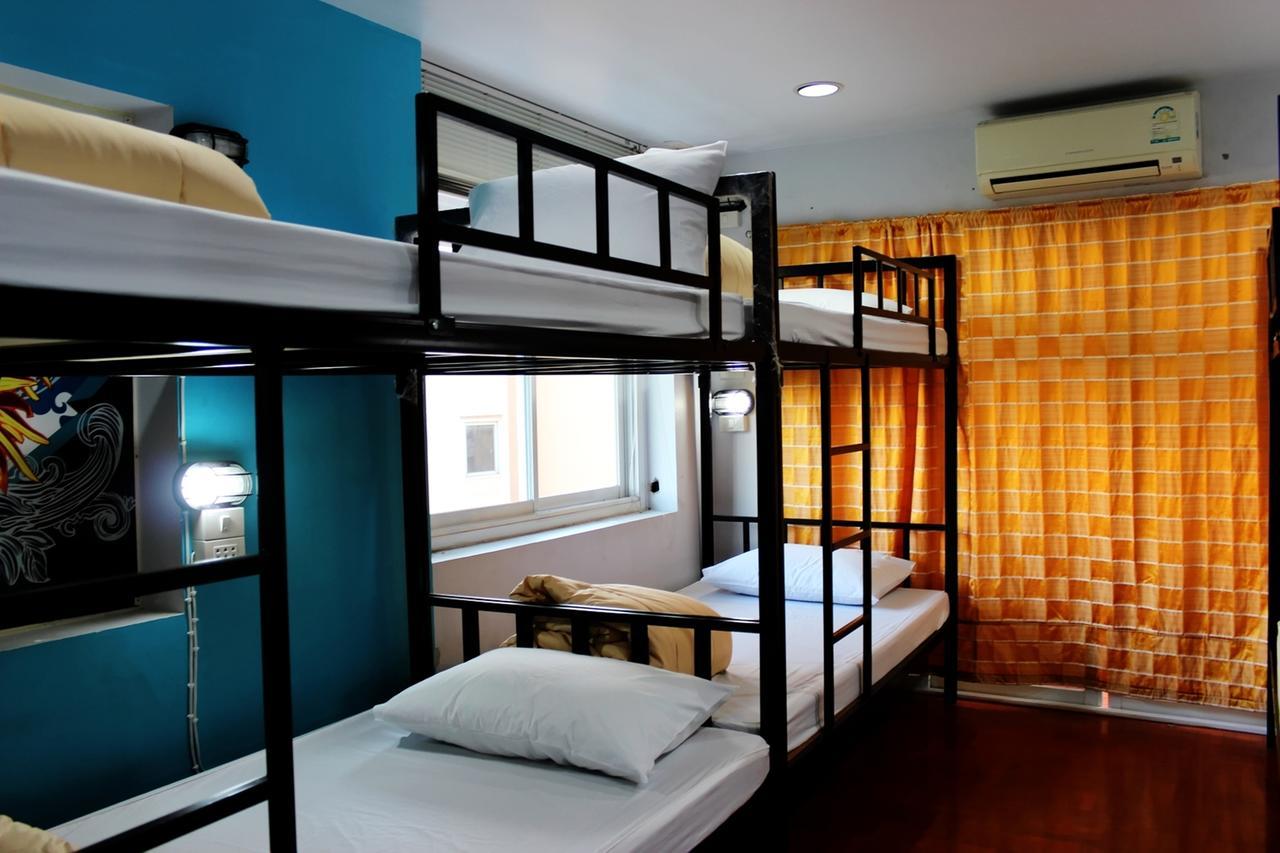 Home Base Hostel (Adults Only) Бангкок Екстер'єр фото