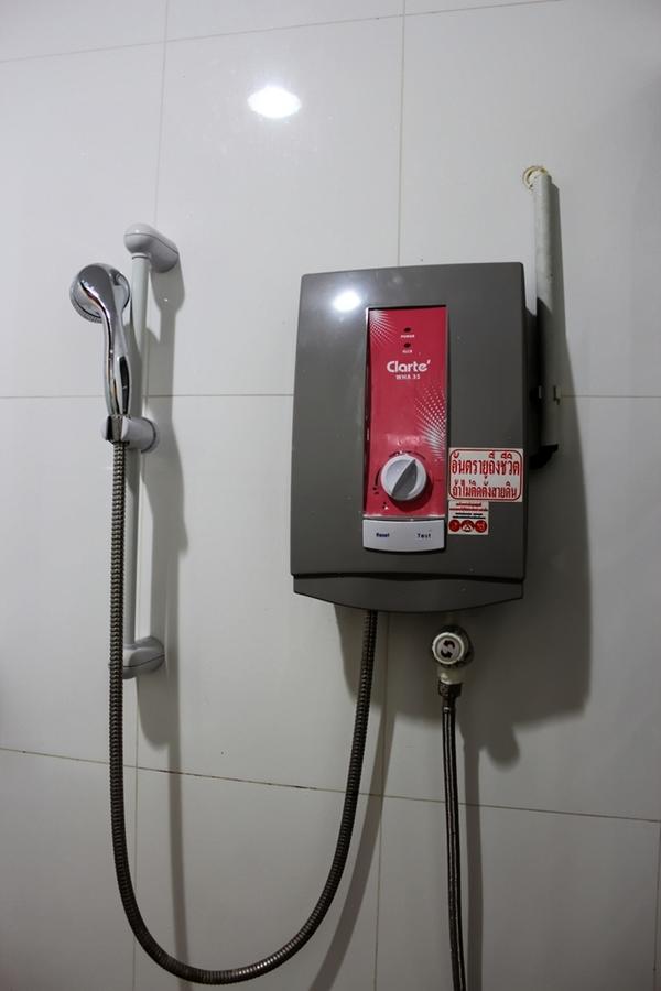 Home Base Hostel (Adults Only) Бангкок Екстер'єр фото
